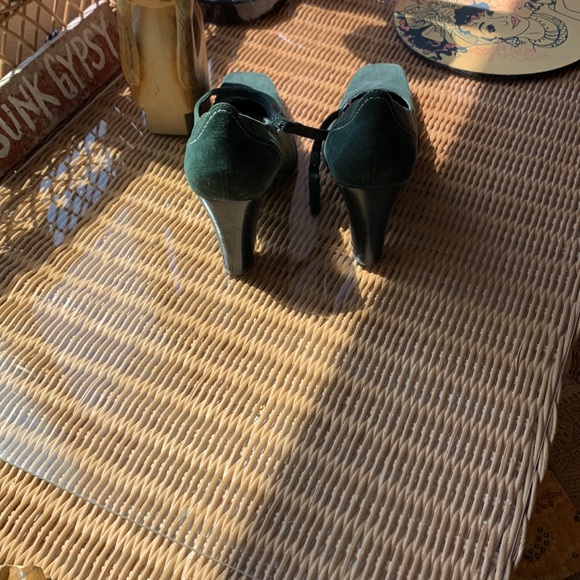 Bandolino Forest green comfy suede shoes - Picture 5 of 6